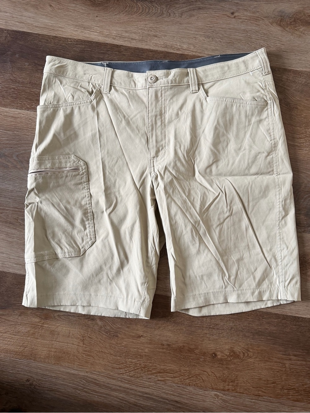 Eddie Bauer Tan Cargo Shorts with Side Zip Pocket